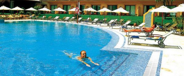 teren hotelu, obiekt, basen