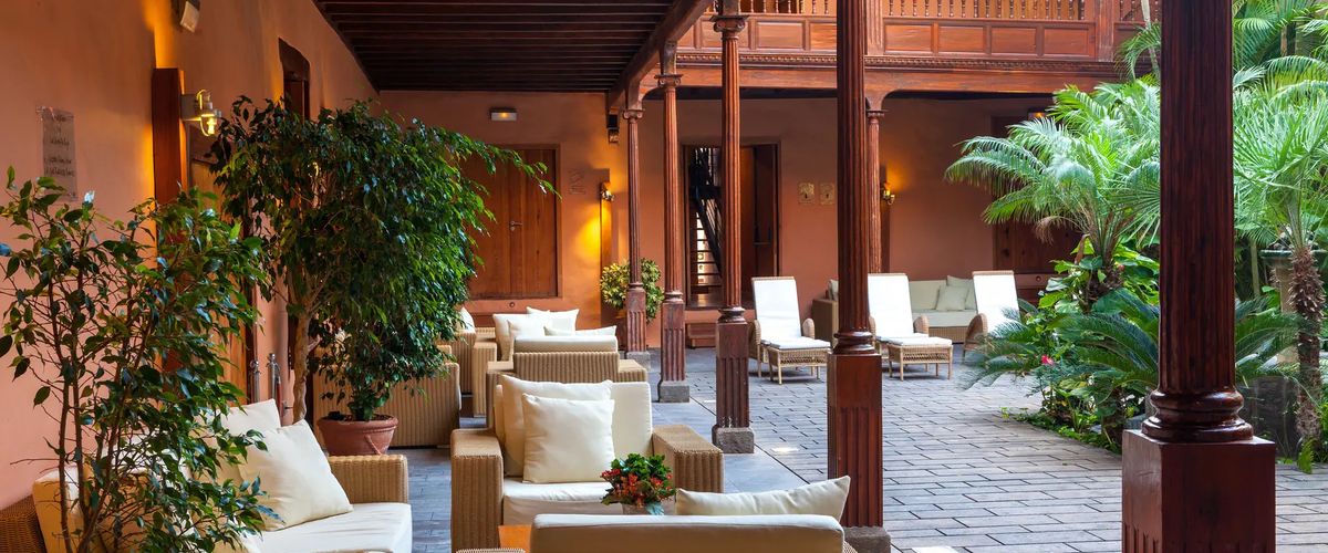 obiekt, teren hotelu