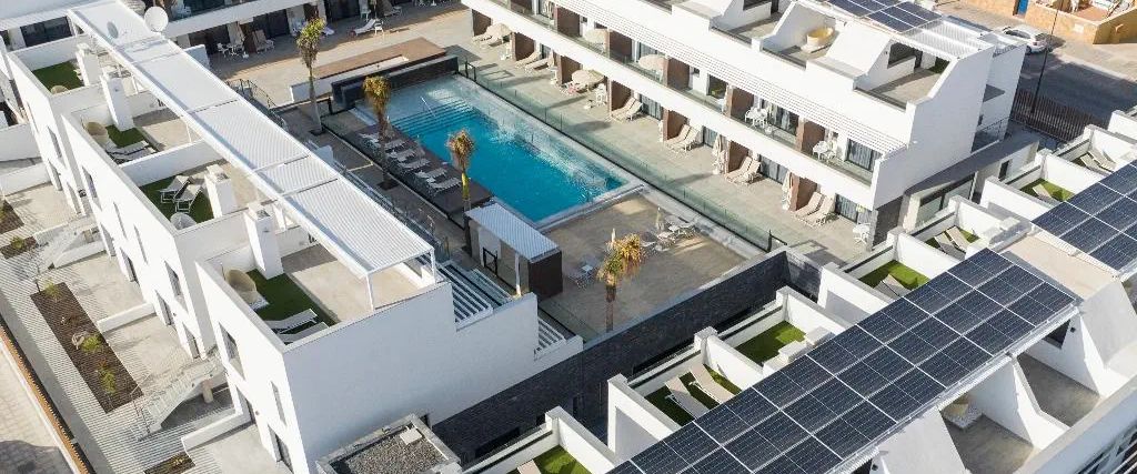 obiekt, teren hotelu, basen