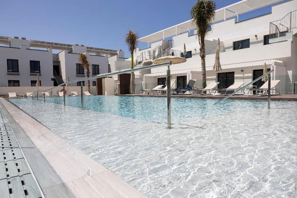 obiekt, teren hotelu, basen
