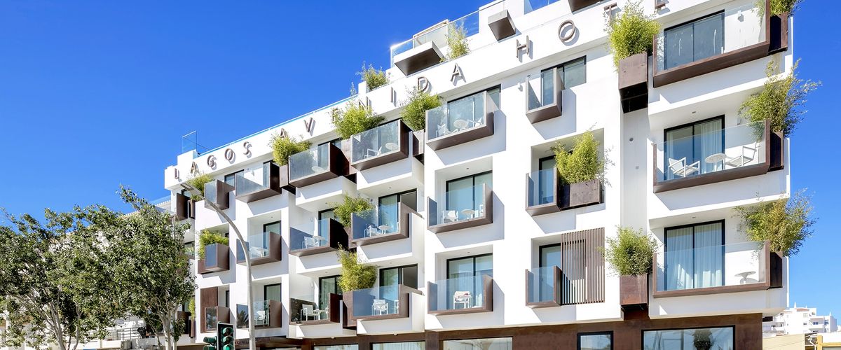 budynek główny, teren hotelu