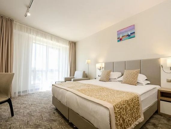 Dawn Park 3*
