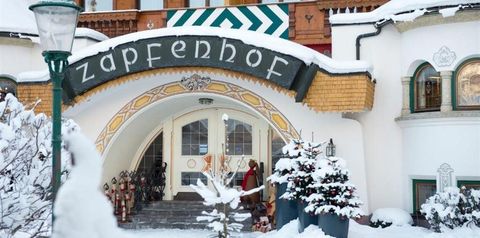 obiekt, budynek główny, teren hotelu