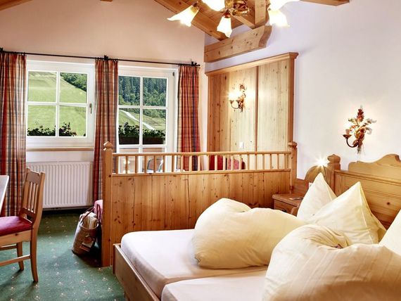 Landhotel Hauserbauer 4*
