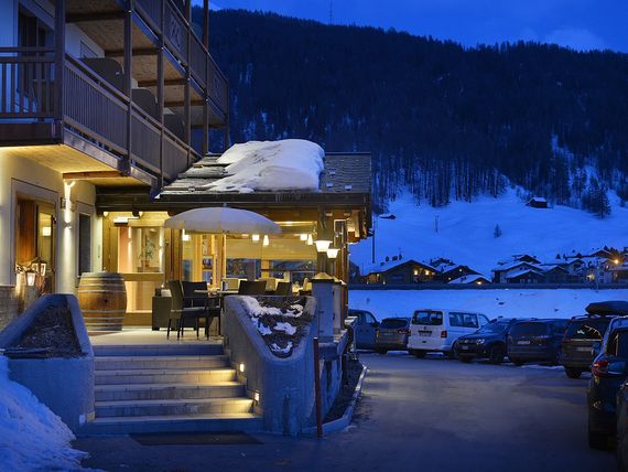 obiekt, teren hotelu