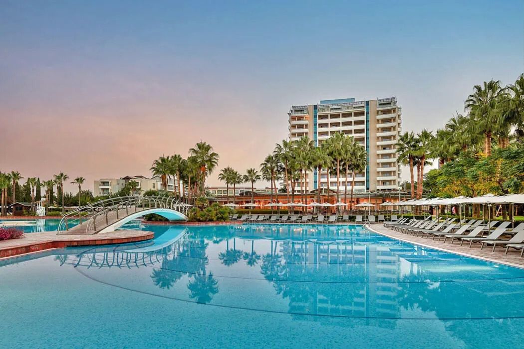 obiekt, teren hotelu, basen