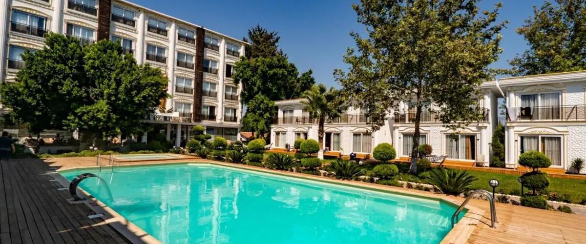 obiekt, teren hotelu, basen