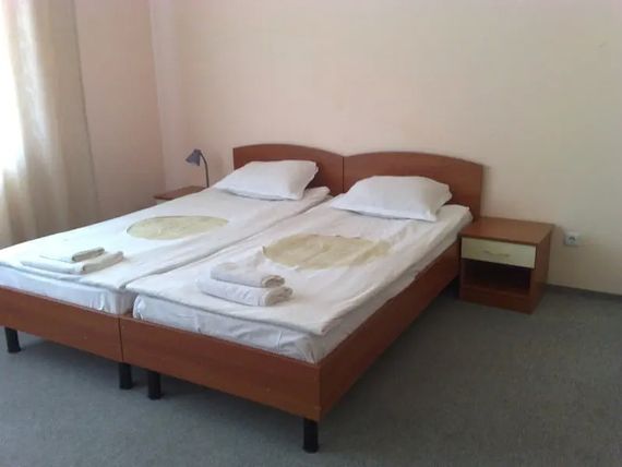 Larisa 3*