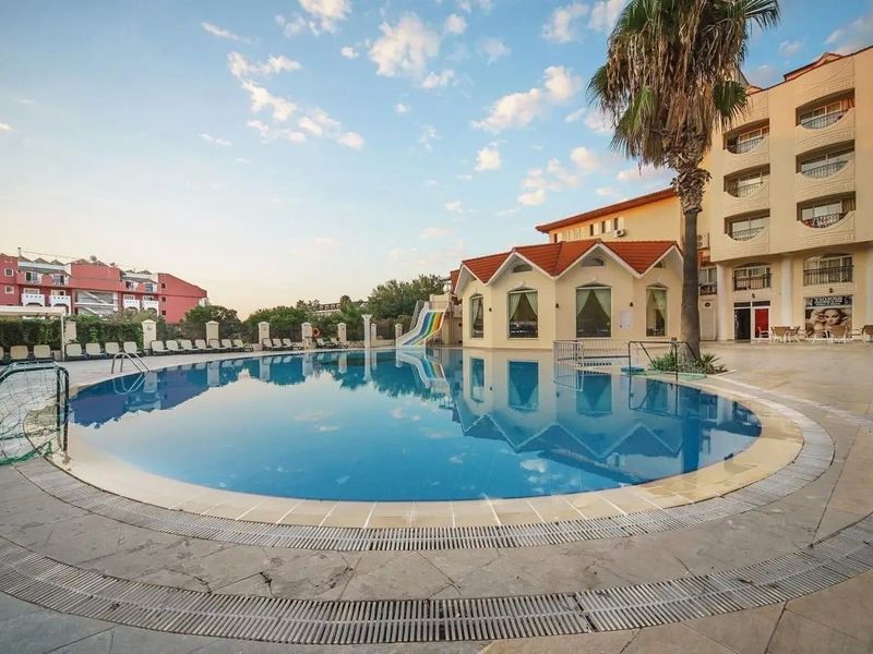 Larissa Inn