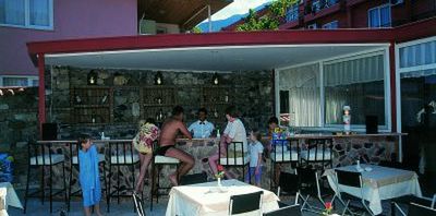 teren hotelu, drink bar