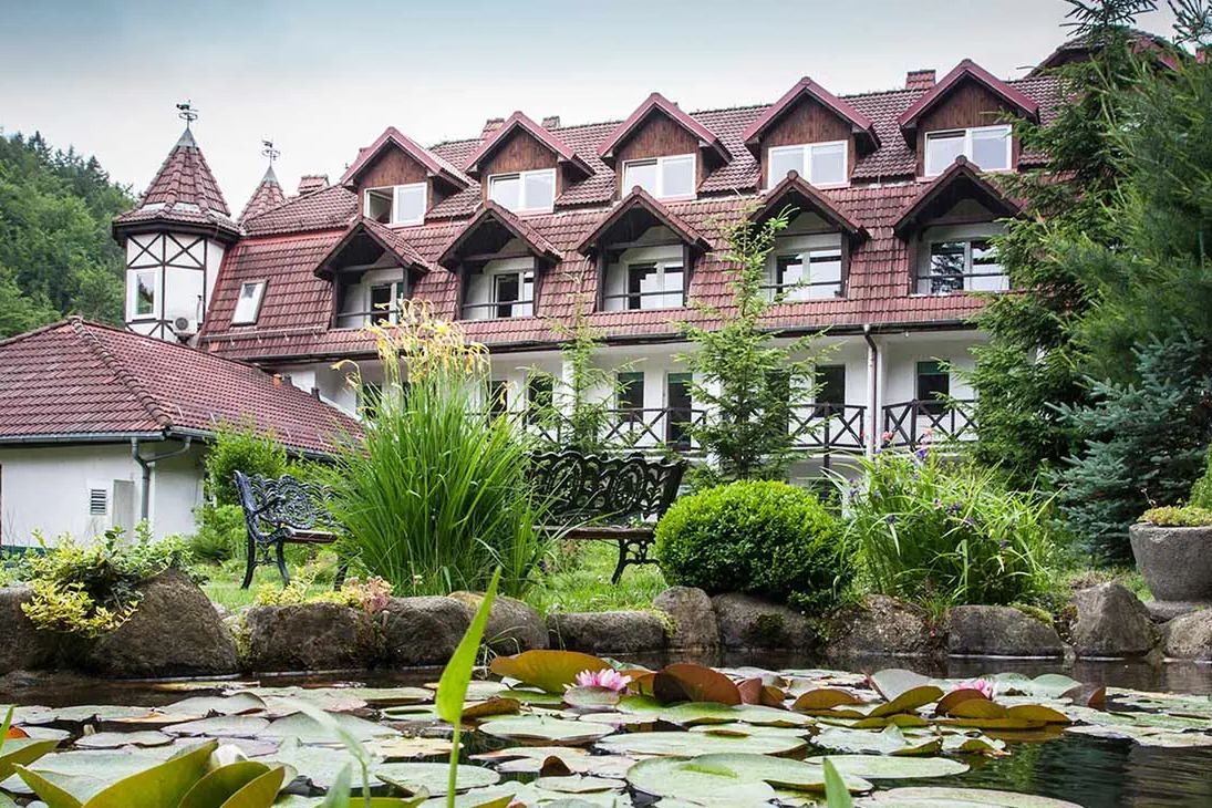 góry, teren hotelu, obiekt