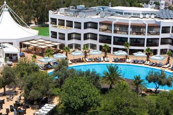 Latanya Beach Resort