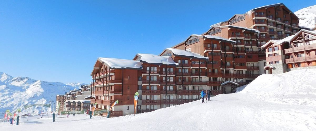 obiekt, budynek główny, teren hotelu