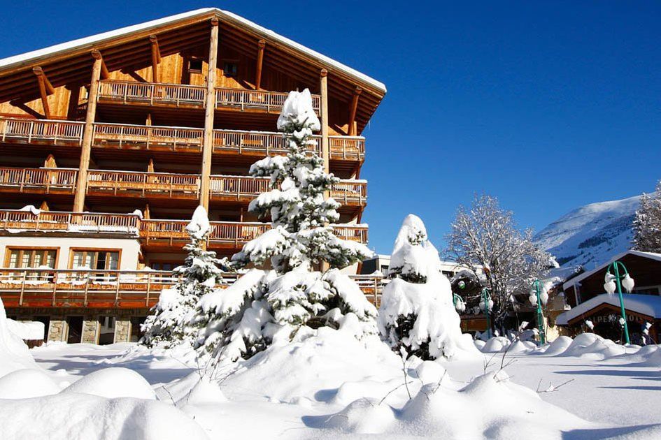 teren hotelu, budynek główny