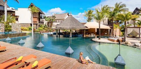 teren hotelu, basen, pool bar