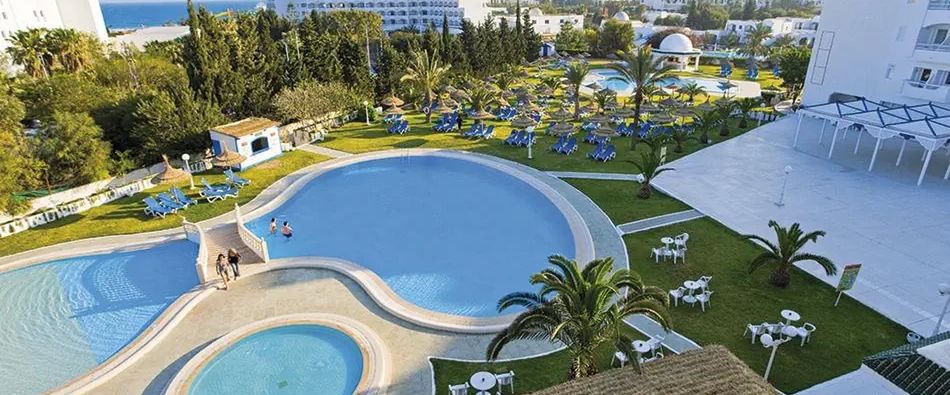 obiekt, teren hotelu, basen