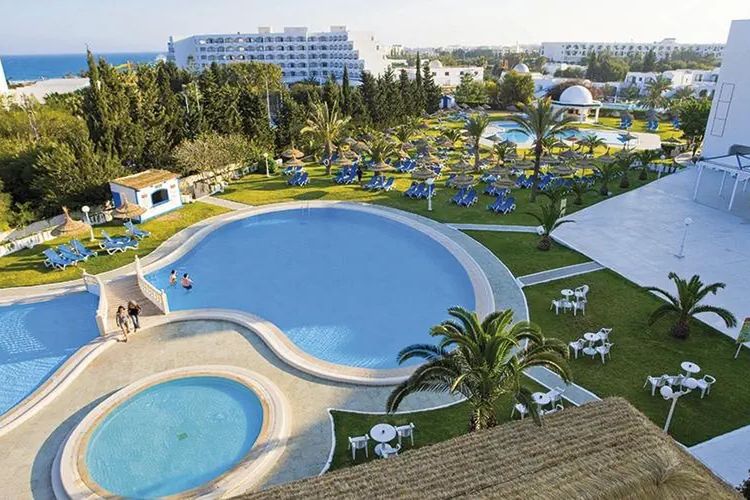 obiekt, teren hotelu, basen