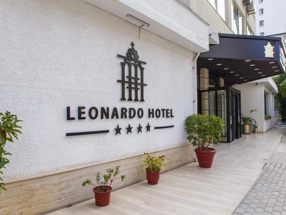 Leonardo 4*