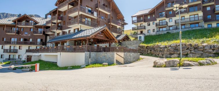 obiekt, teren hotelu