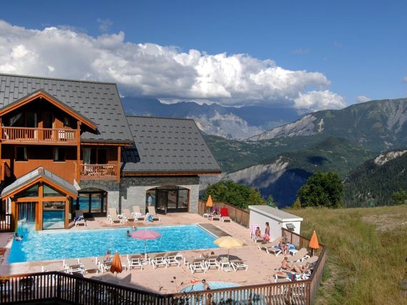 obiekt, teren hotelu, basen