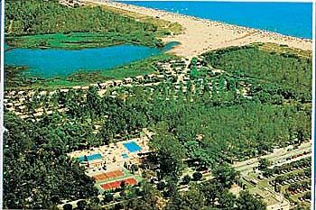 korty tenisowe, basen, plaża