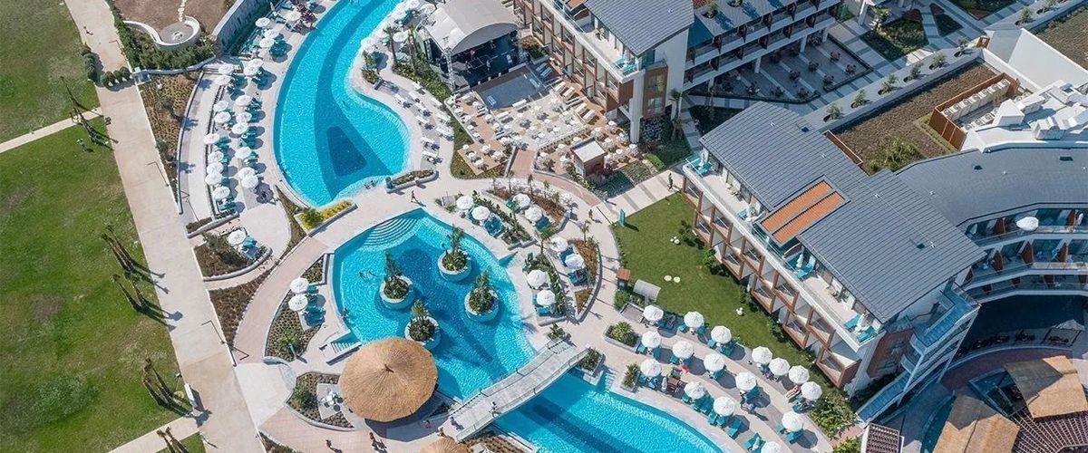 obiekt, teren hotelu, basen
