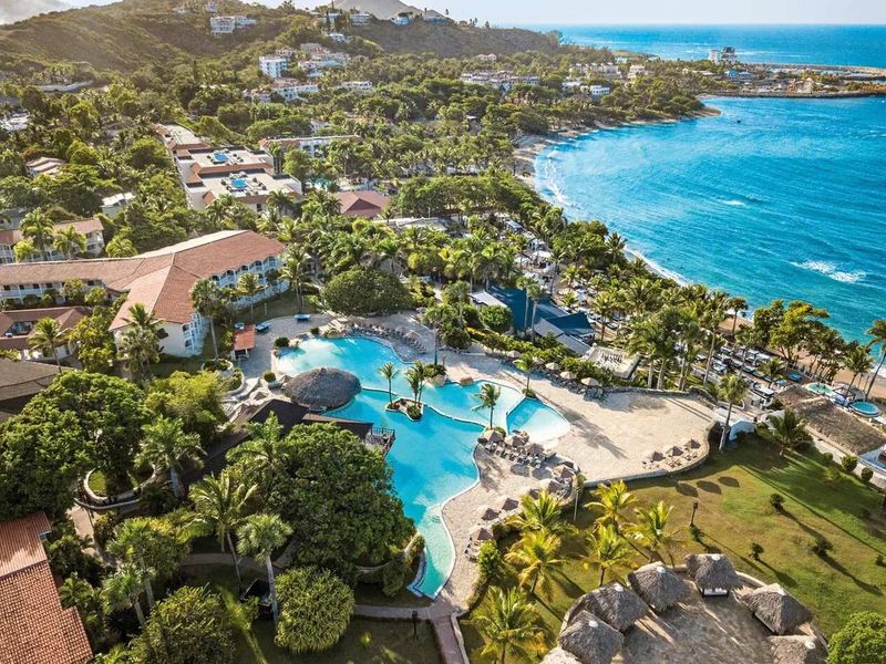 Lifestyle Tropical Beach Resort