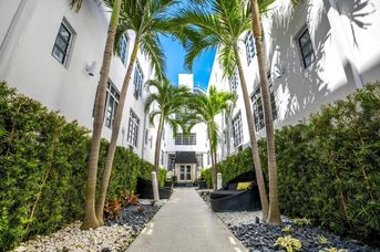 Lincoln Arms Suites