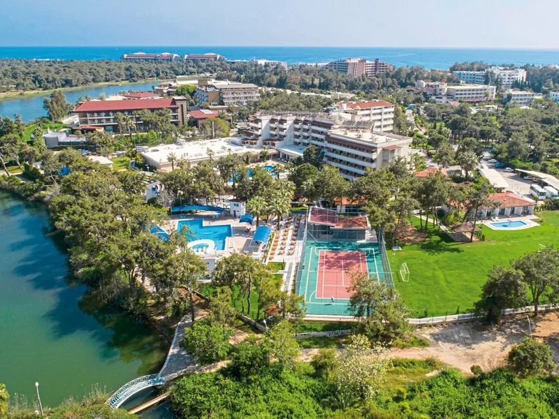 Linda Resort (Side)