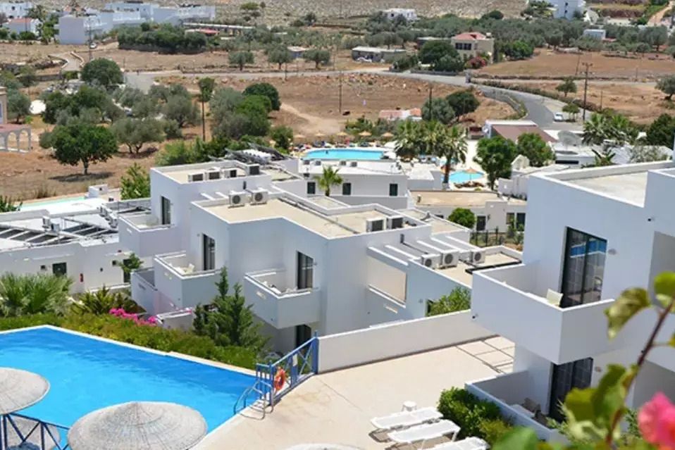 obiekt, teren hotelu, basen