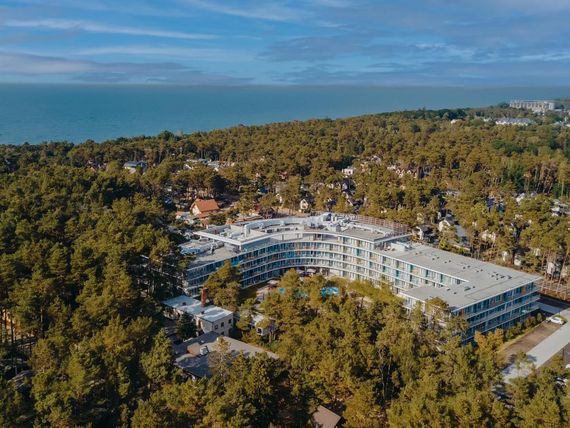 obiekt, teren hotelu, basen