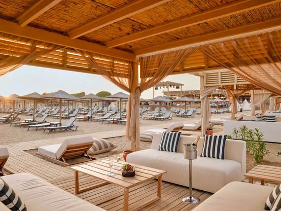 beach bar