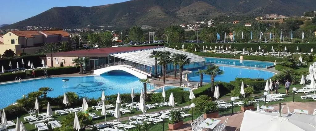 basen, teren hotelu