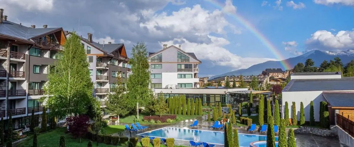 basen, teren hotelu, obiekt