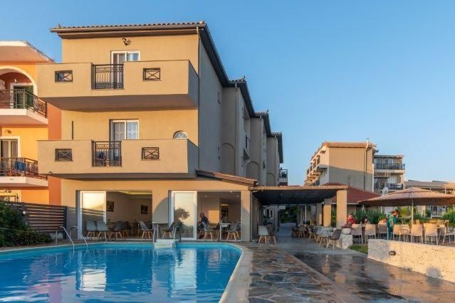 basen, teren hotelu, obiekt