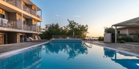 obiekt, teren hotelu, basen