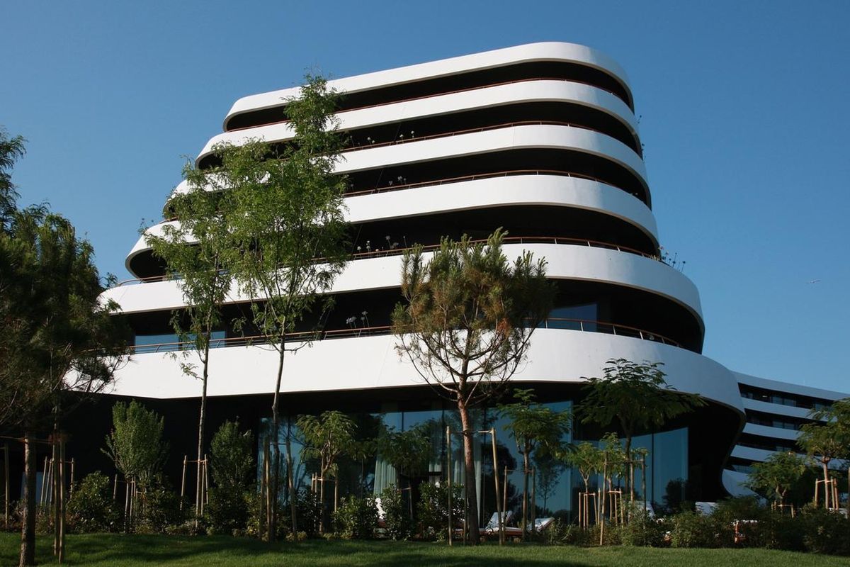 obiekt, budynek główny