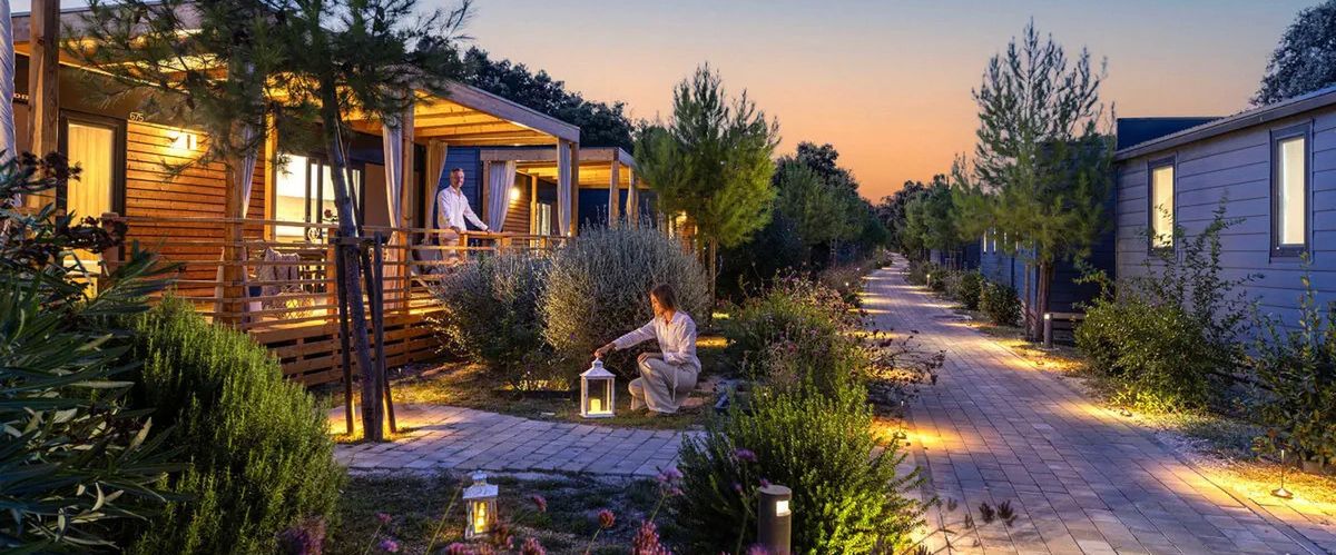 obiekt, teren hotelu