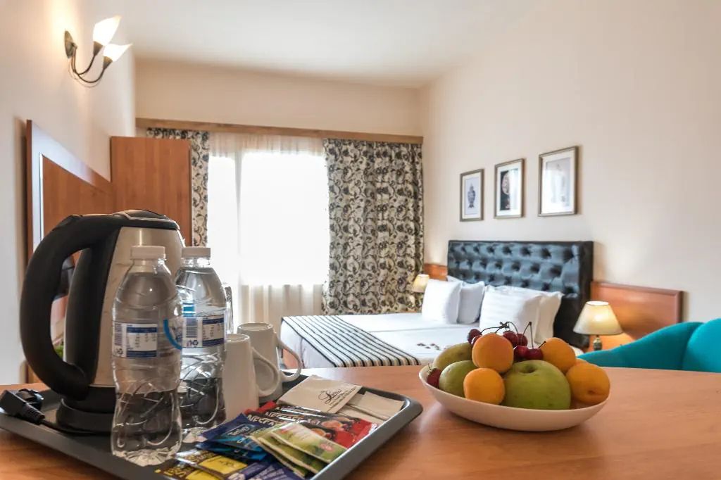 pokój, kuchnia / aneks kuchenny