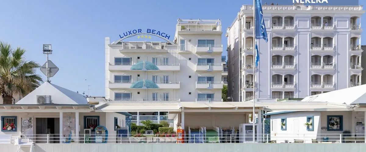 teren hotelu, basen, obiekt