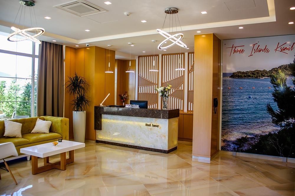 budynek główny, recepcja / lobby, teren hotelu
