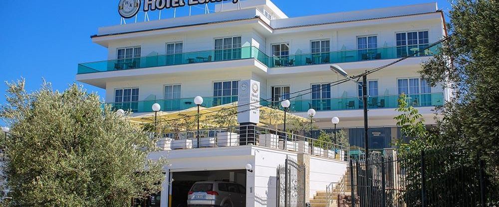 obiekt, budynek główny, teren hotelu