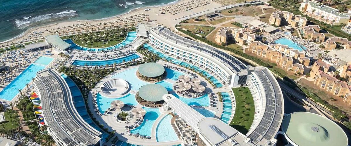 obiekt, teren hotelu, basen