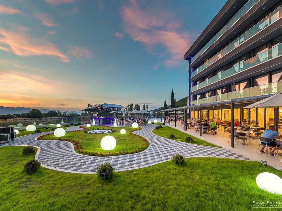 obiekt, teren hotelu