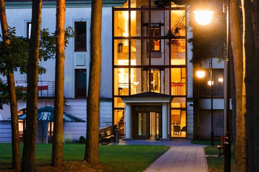 obiekt, budynek główny, teren hotelu