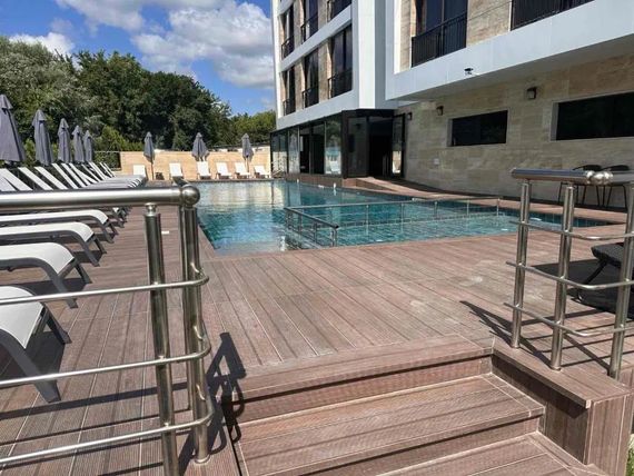 obiekt, teren hotelu, basen