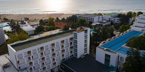 budynek główny, plaża