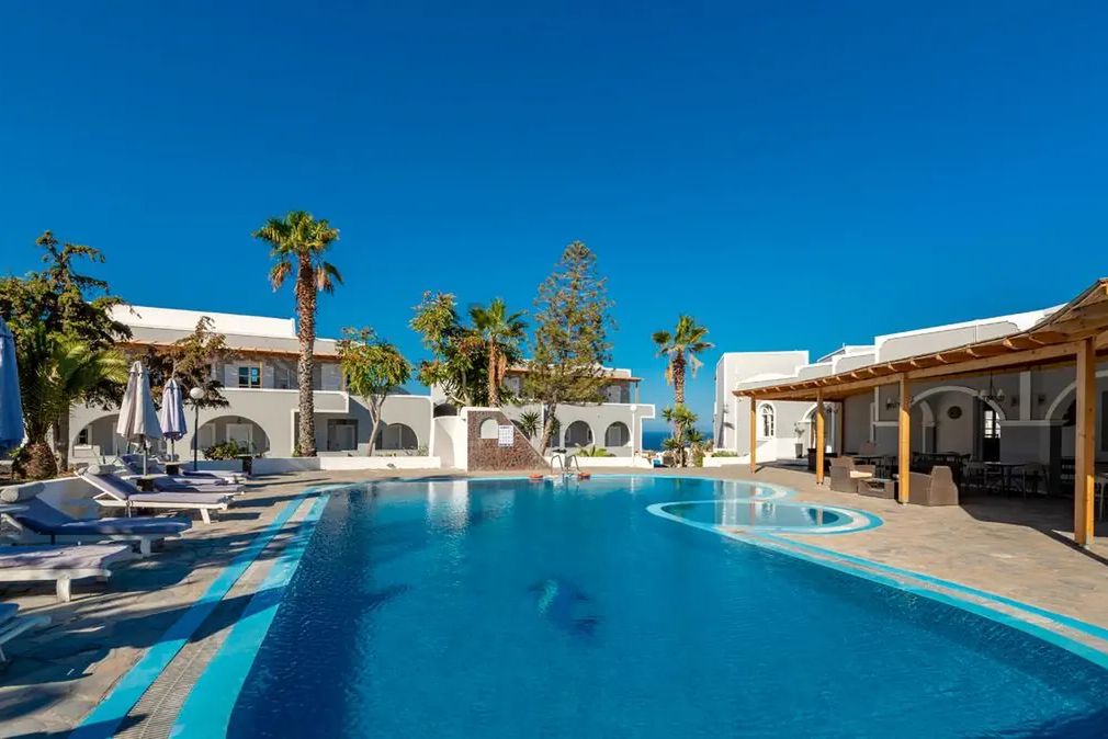 obiekt, teren hotelu, basen