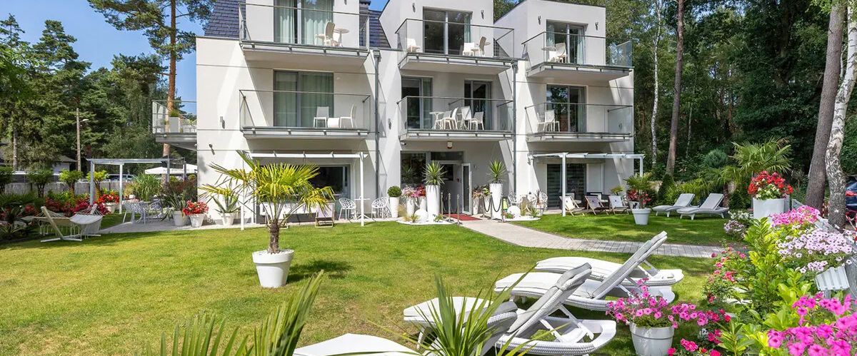 obiekt, teren hotelu