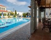 Makis Studios and Apartments